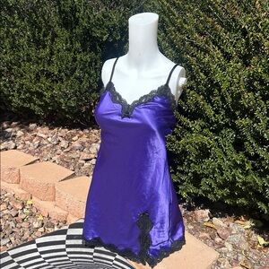 Victoria's Secret Gold Label purple satin & black lace chemise XS-brand new